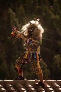 Vibrant Costume Parade Lights Up San Miguel de Salinas